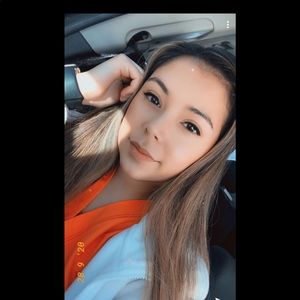 Meet your Posher, Carolina